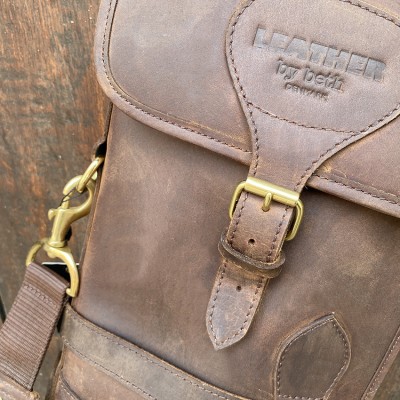 Blixen shotgun slip in Crazy Horse leather